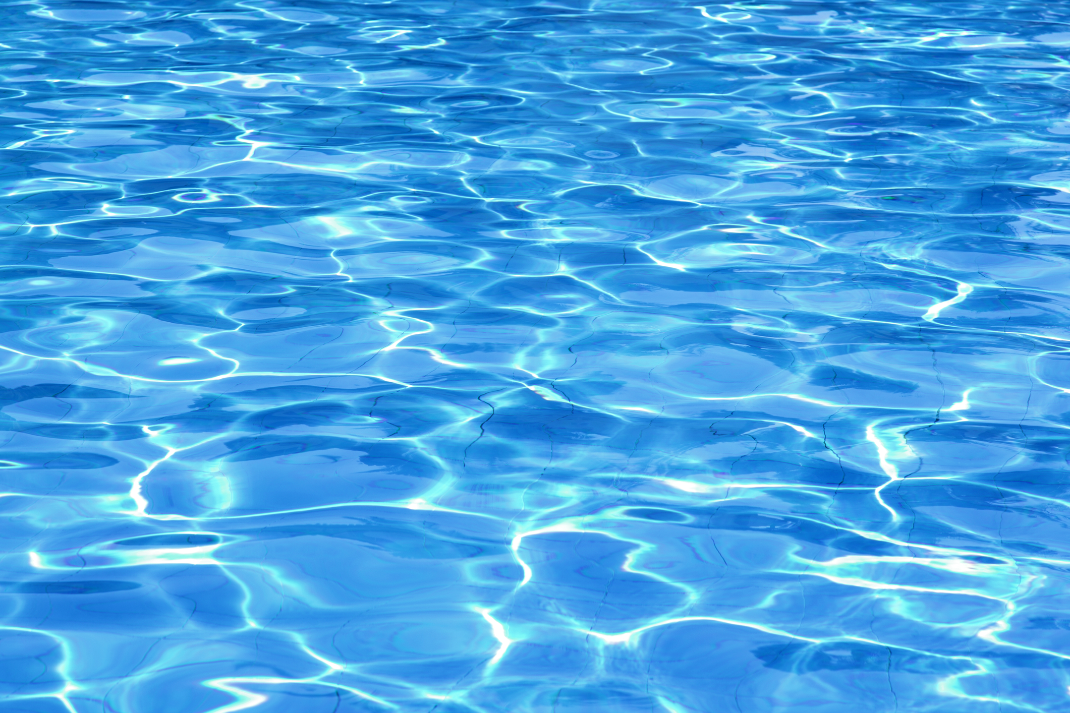 5 Ways to Use Less Chlorine in Your Pool