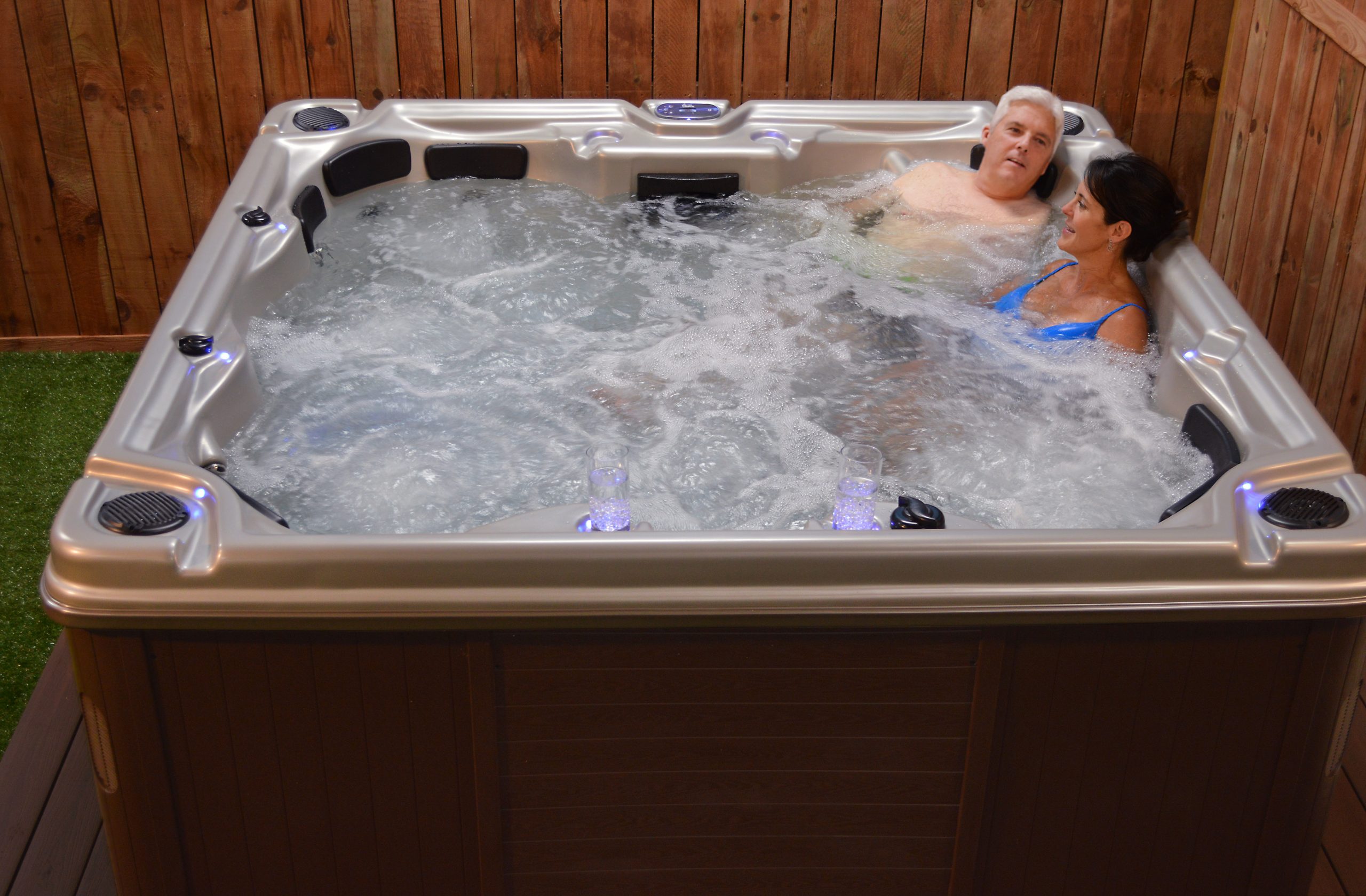 What’s the Difference Between a Spa and a Jacuzzi® Hot Tub?