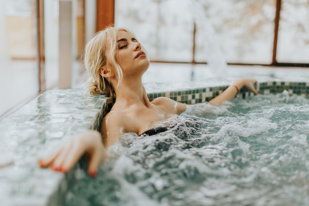 Is It Better to Soak in a Spa Before or After Exercise?