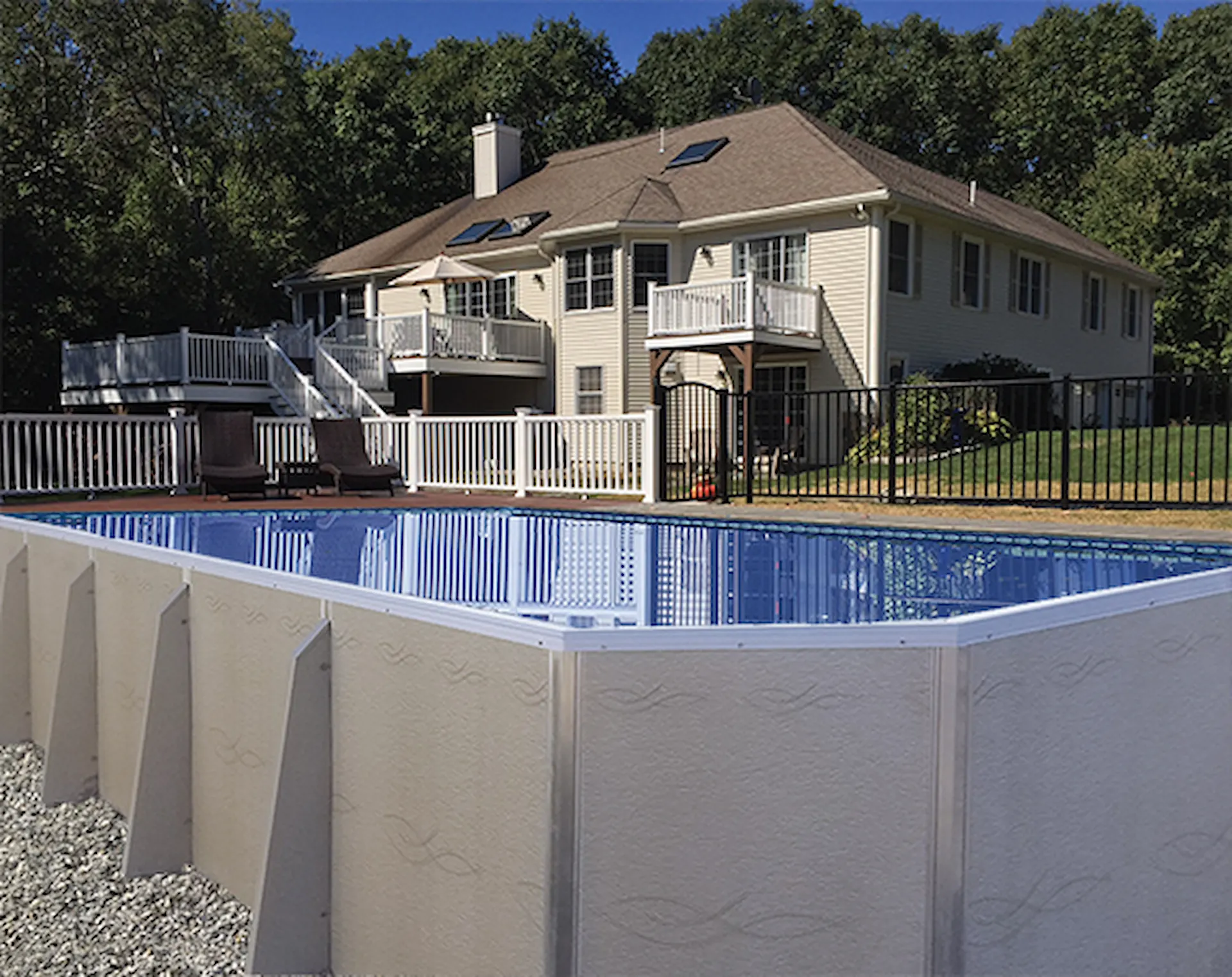 When’s the best time to get a great deal on an above ground swimming pool?